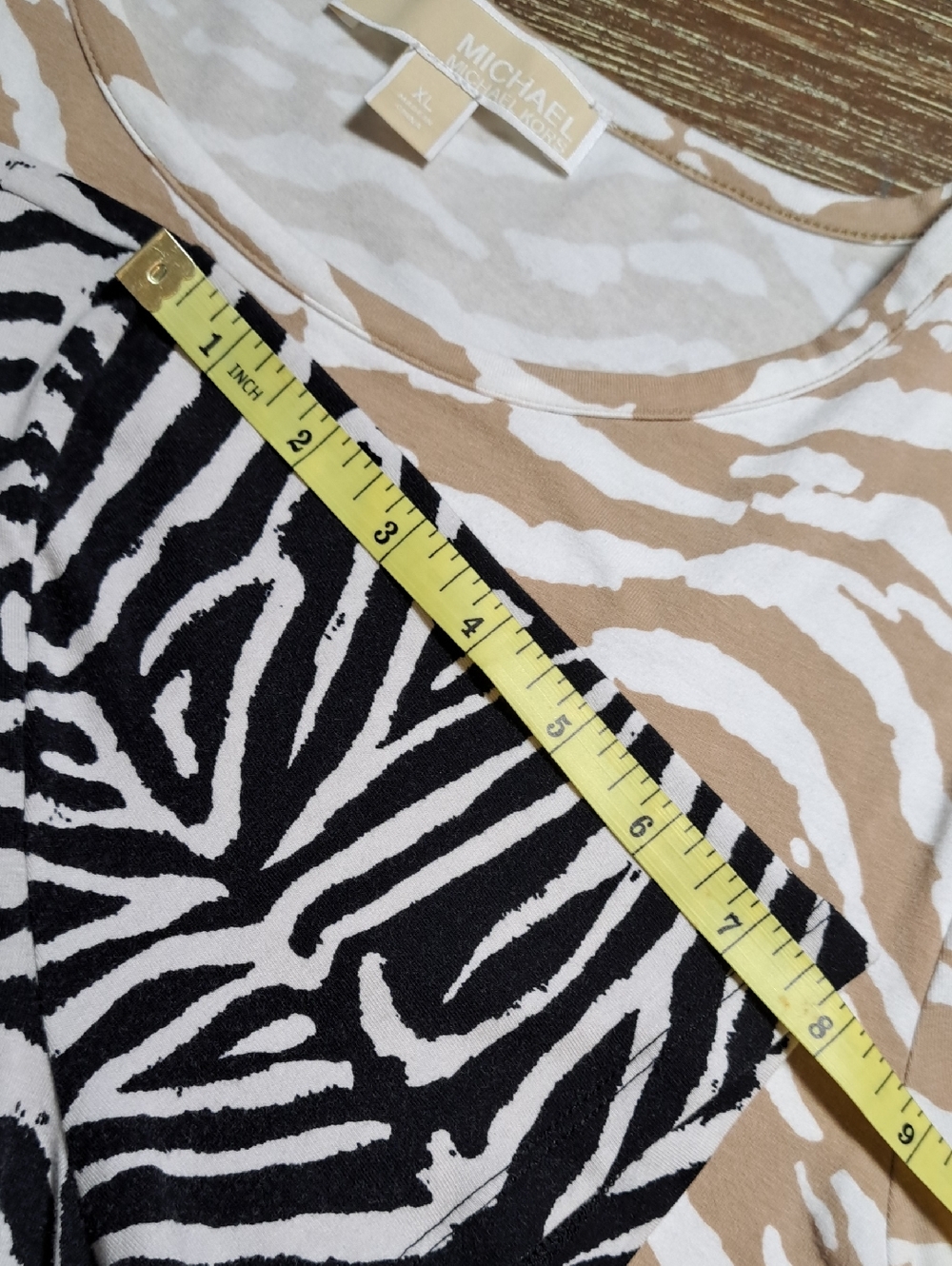 MICHAEL Michael Kors Zebra Print Tees — Black/White & Beige/White XL Set of 2 - Picture 15 of 15